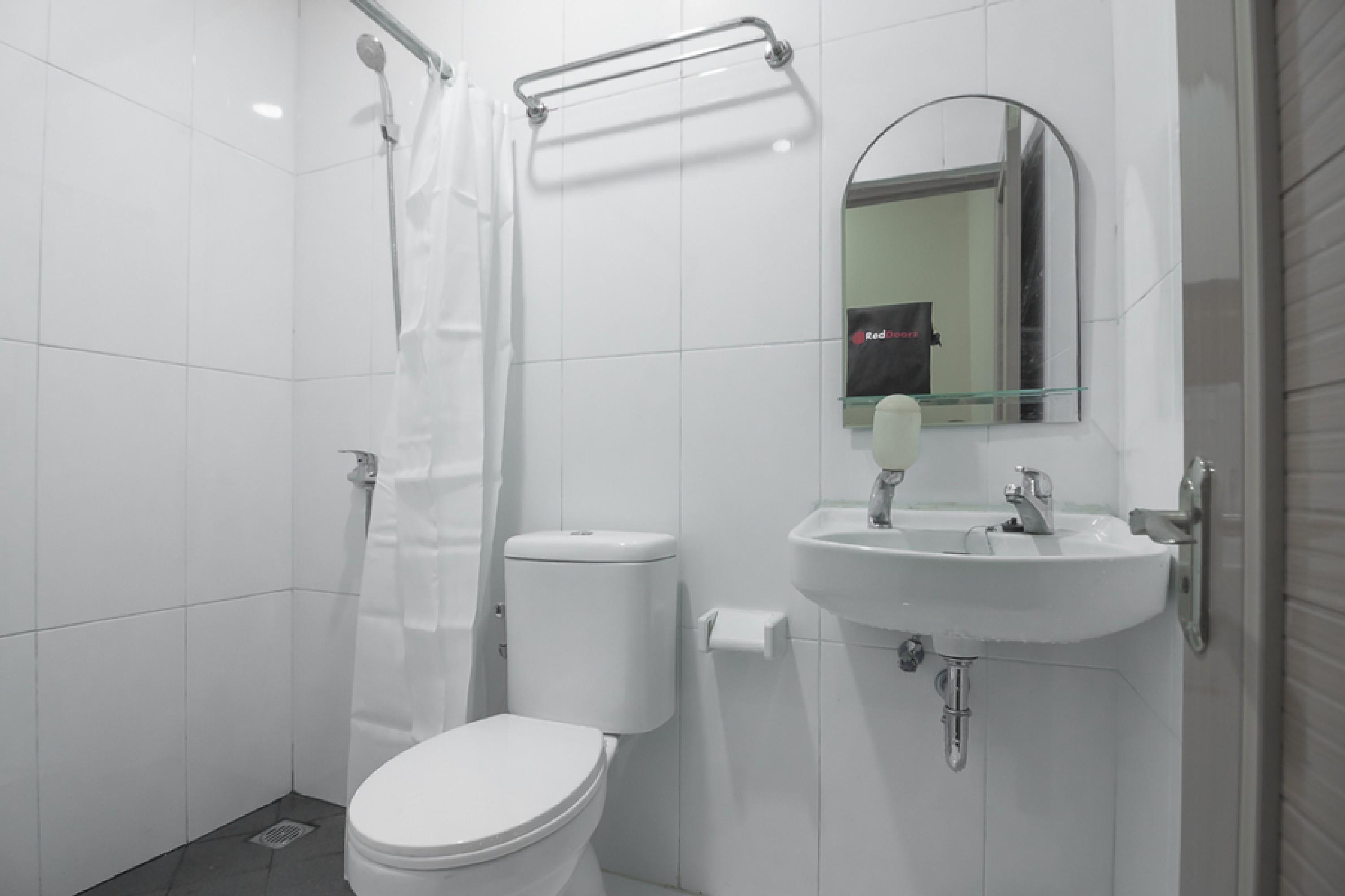Reddoorz Near Itc Mangga Dua Hotel Jakarta Exterior photo